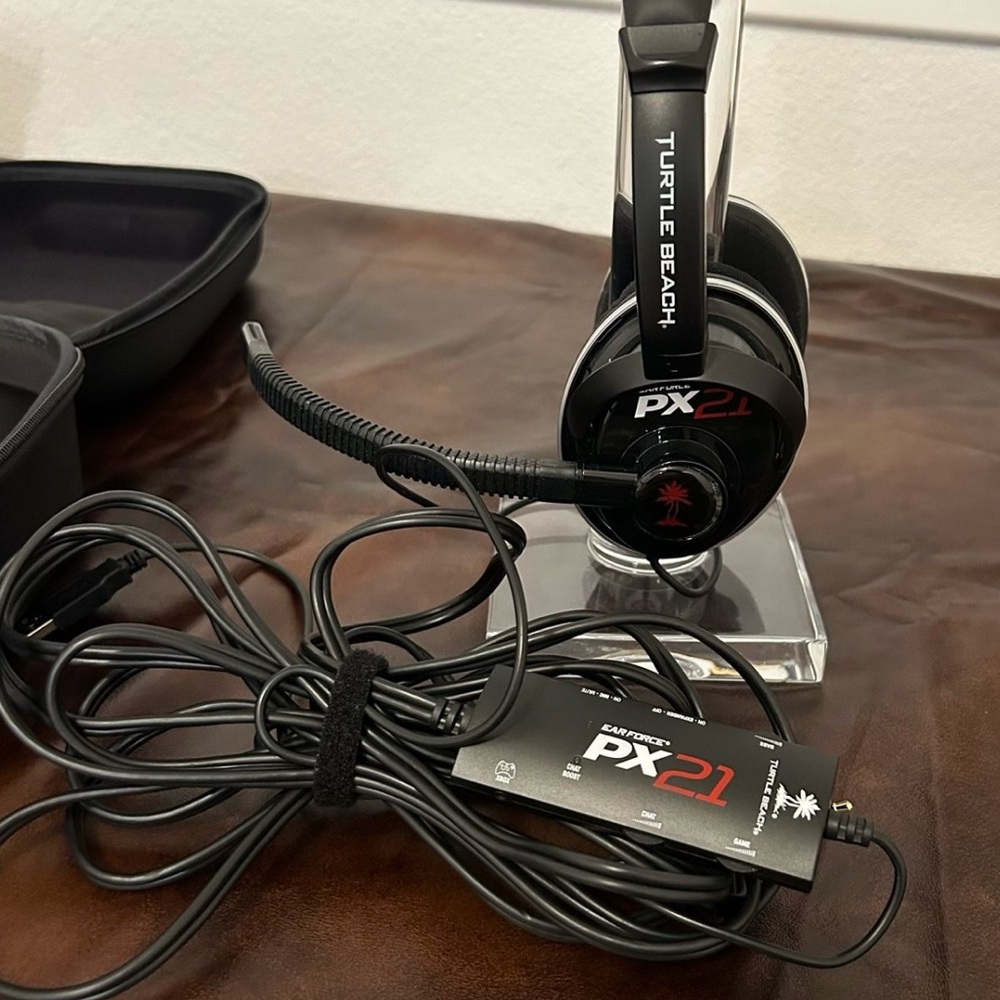 Black Over-Ear Headphones with Padded Comfort and Inline Control